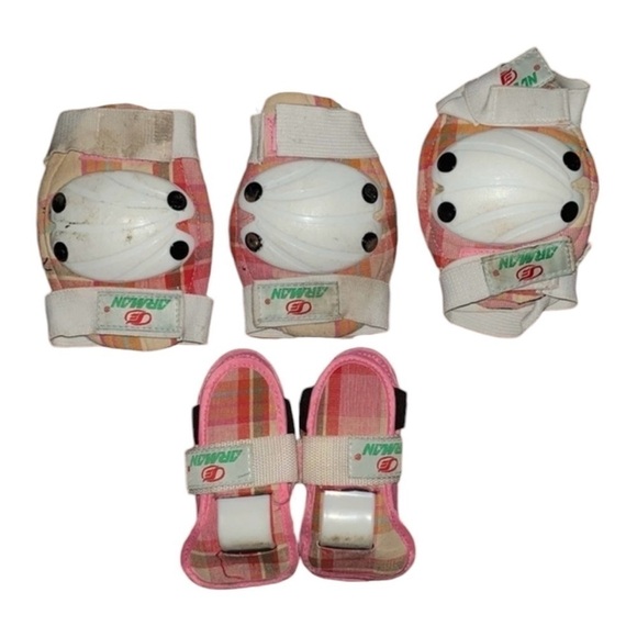 Arman Knee and Wrist Pads For Kids - Picture 4 of 5